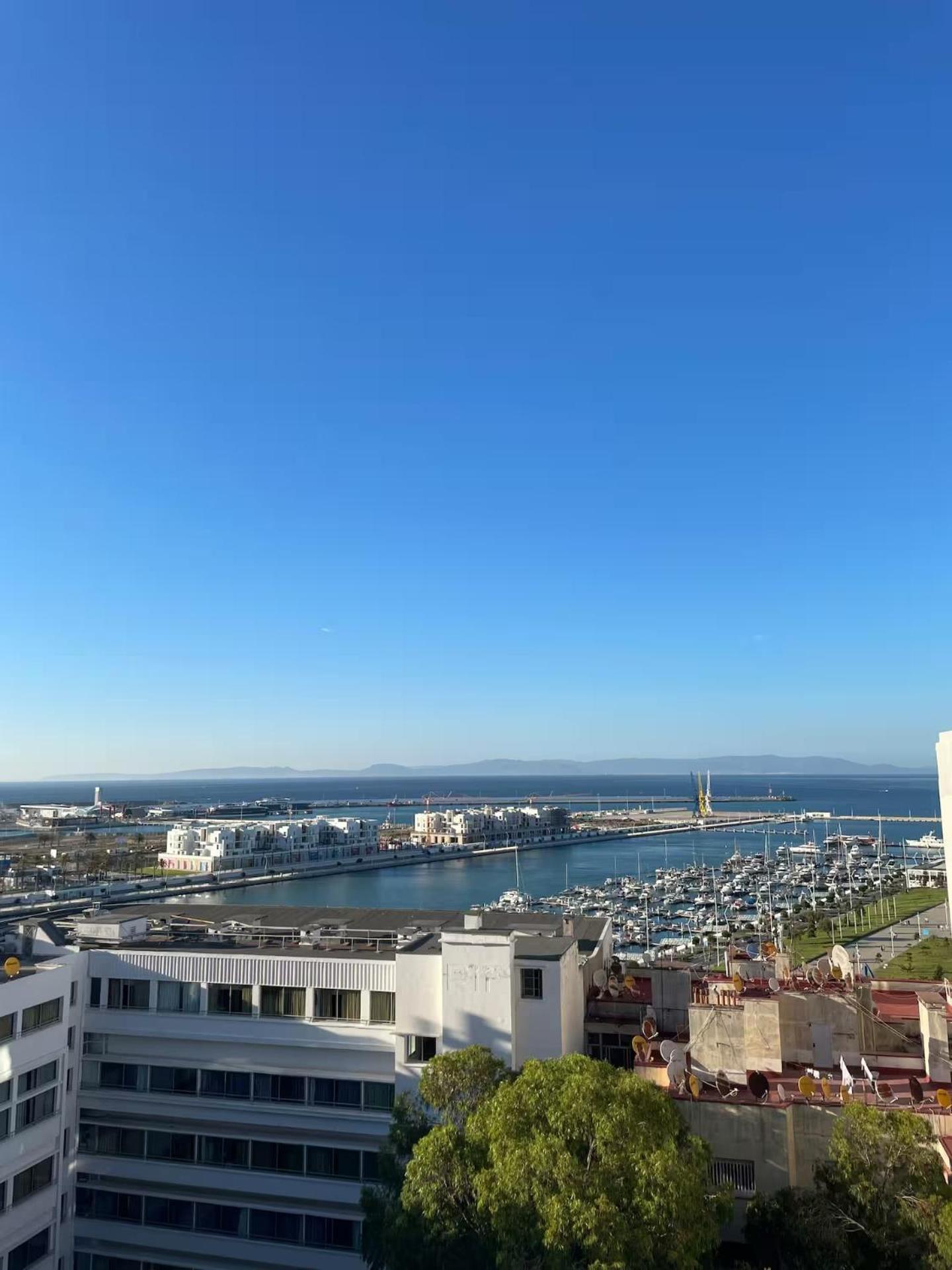 Beautiful 3-Bedroom Apt In The Heart Of Tangier Bagian luar foto